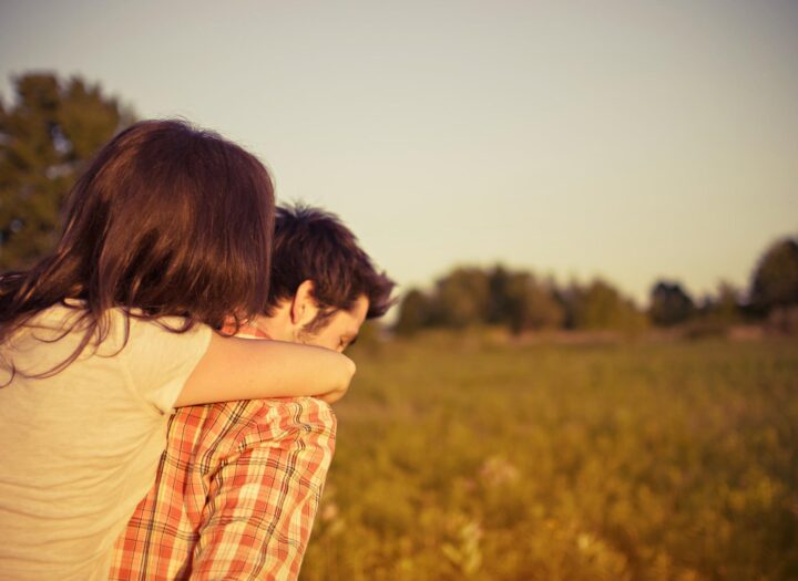 How a clingy relationship can be known in 5 easy symptoms?
